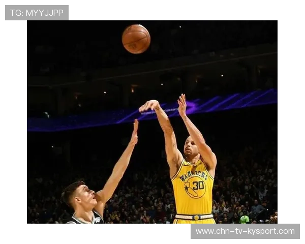 NBA库里远位三分训练仍保持火力：揭秘射手之王的训练秘籍