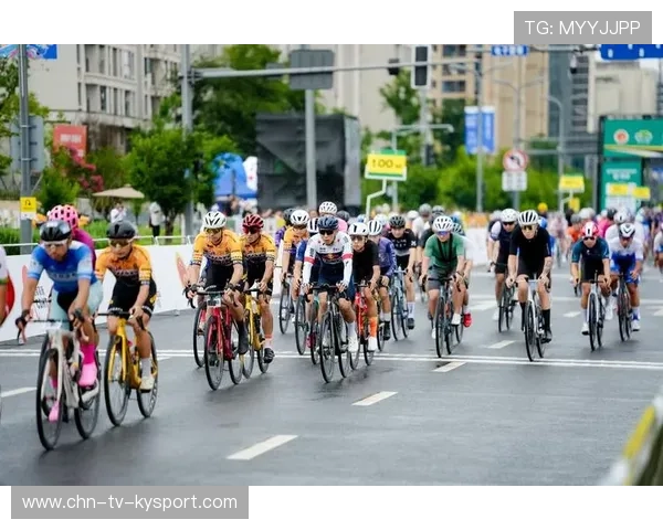 成都自行车比赛发生大规模摔车事故，成都自行车论坛